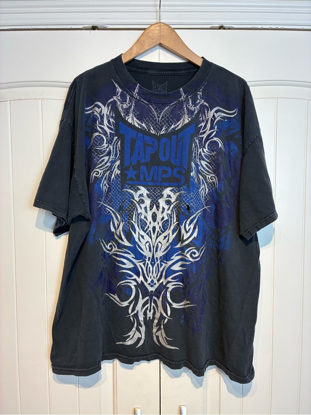Tapout Black Tee with Blue & White Tribal Graphic Size XXL